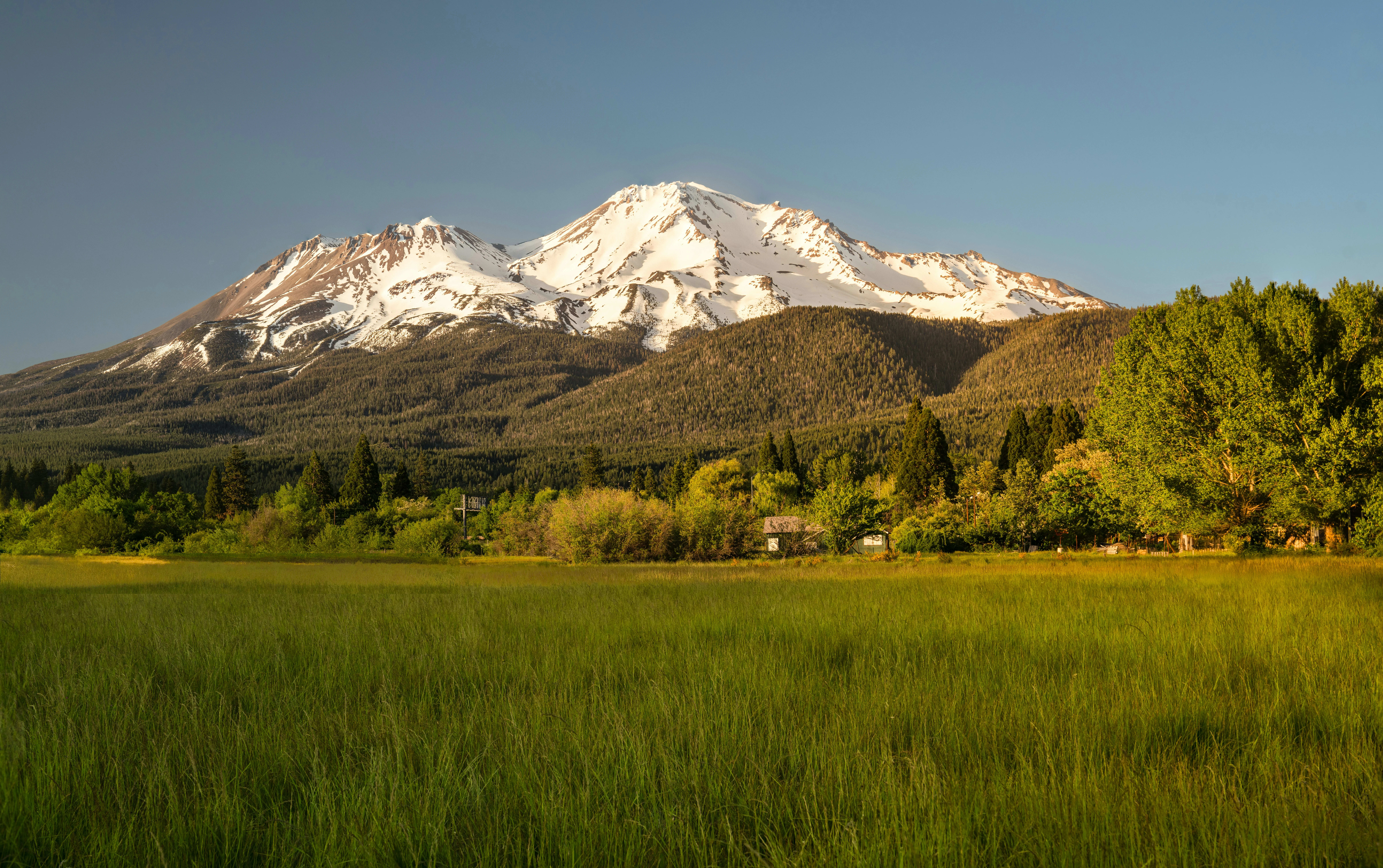 Mount Shasta, California — photo 2 for A1CHARTERS group charter