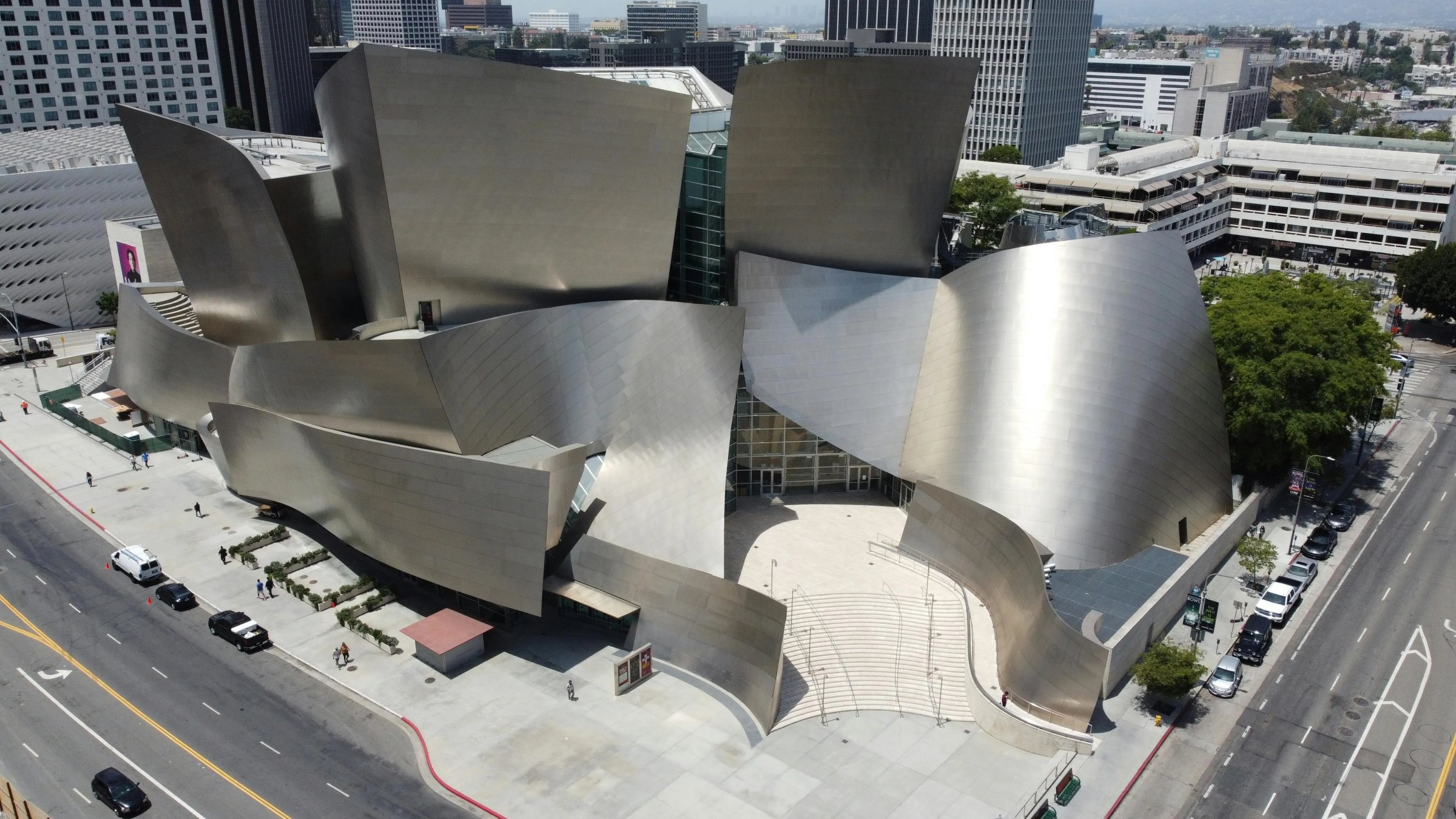 Luxury chauffeur service in Downtown, Los Angeles