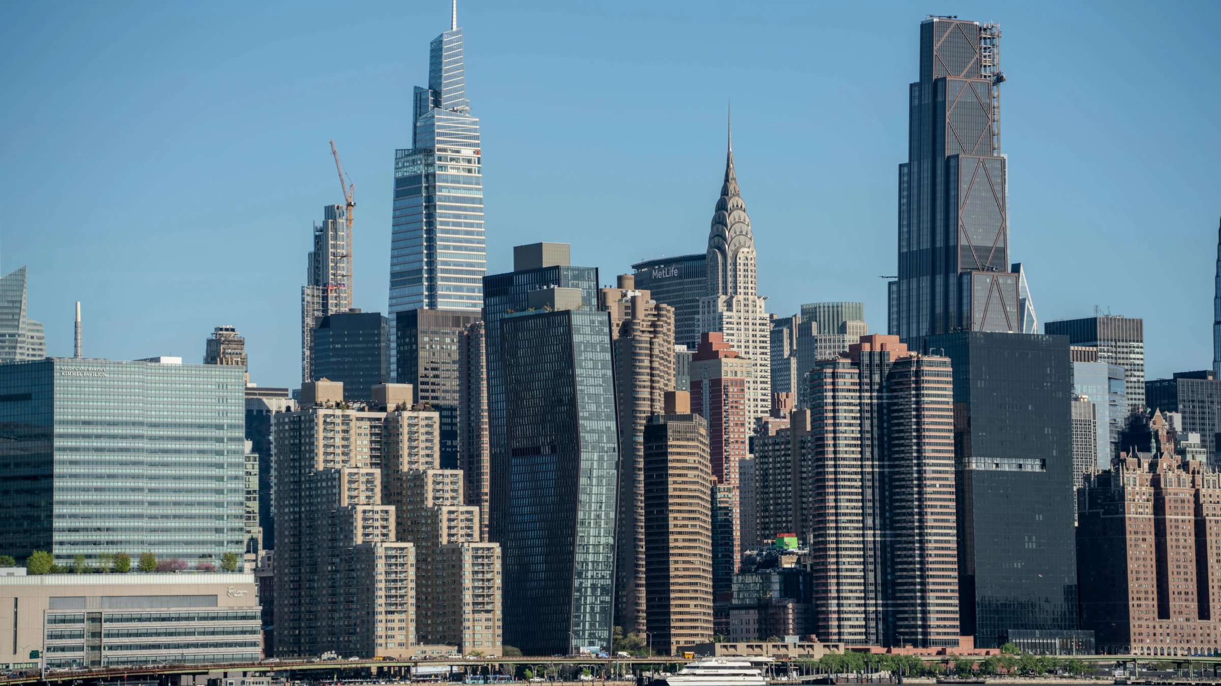 Luxury chauffeur service in Manhattan, Los Angeles