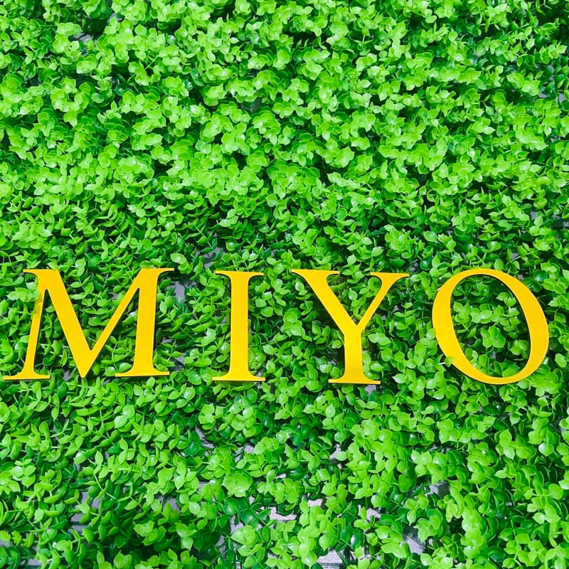 Chữ Alu Vàng Gương Cao 10cm Dày 3mm Font Time Dán Tường Biển Quảng Cáo