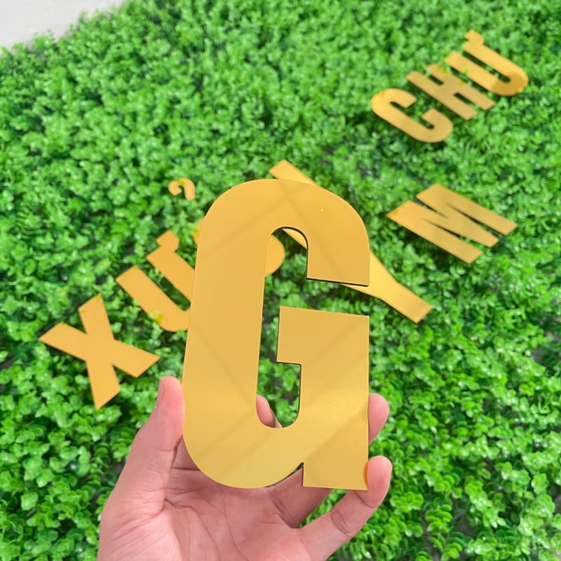 Chữ Alu Vàng Gương Cao 15cm Dày 3mm Dán Tường Biển Quảng Cáo