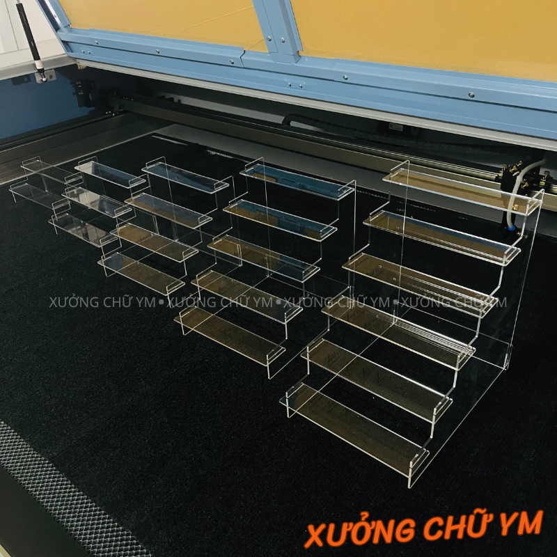 Kệ mica bậc thang nhiều tầng trưng bày mỹ phẩm, mô hình trong suốt