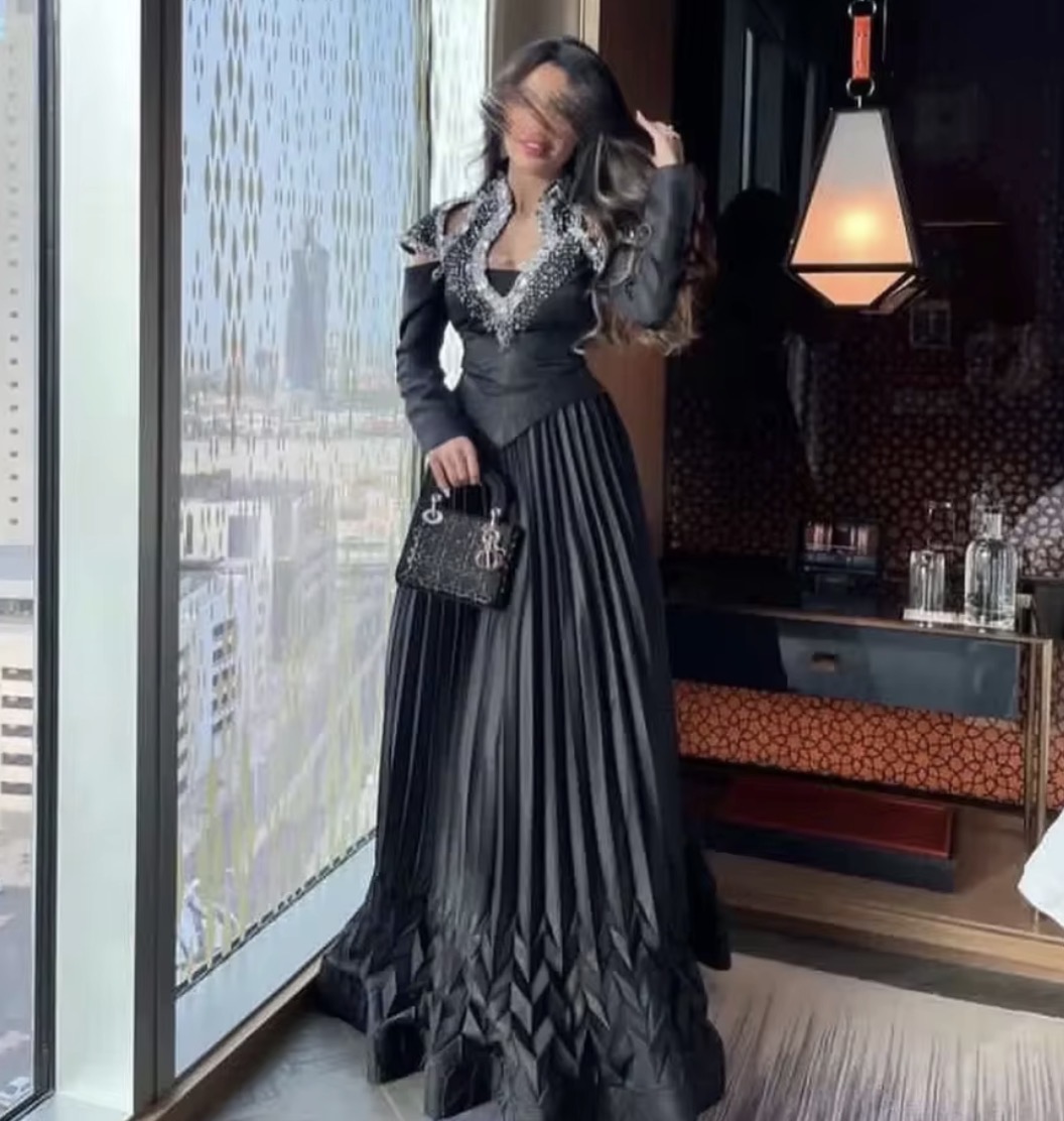 فستان اسود فخم