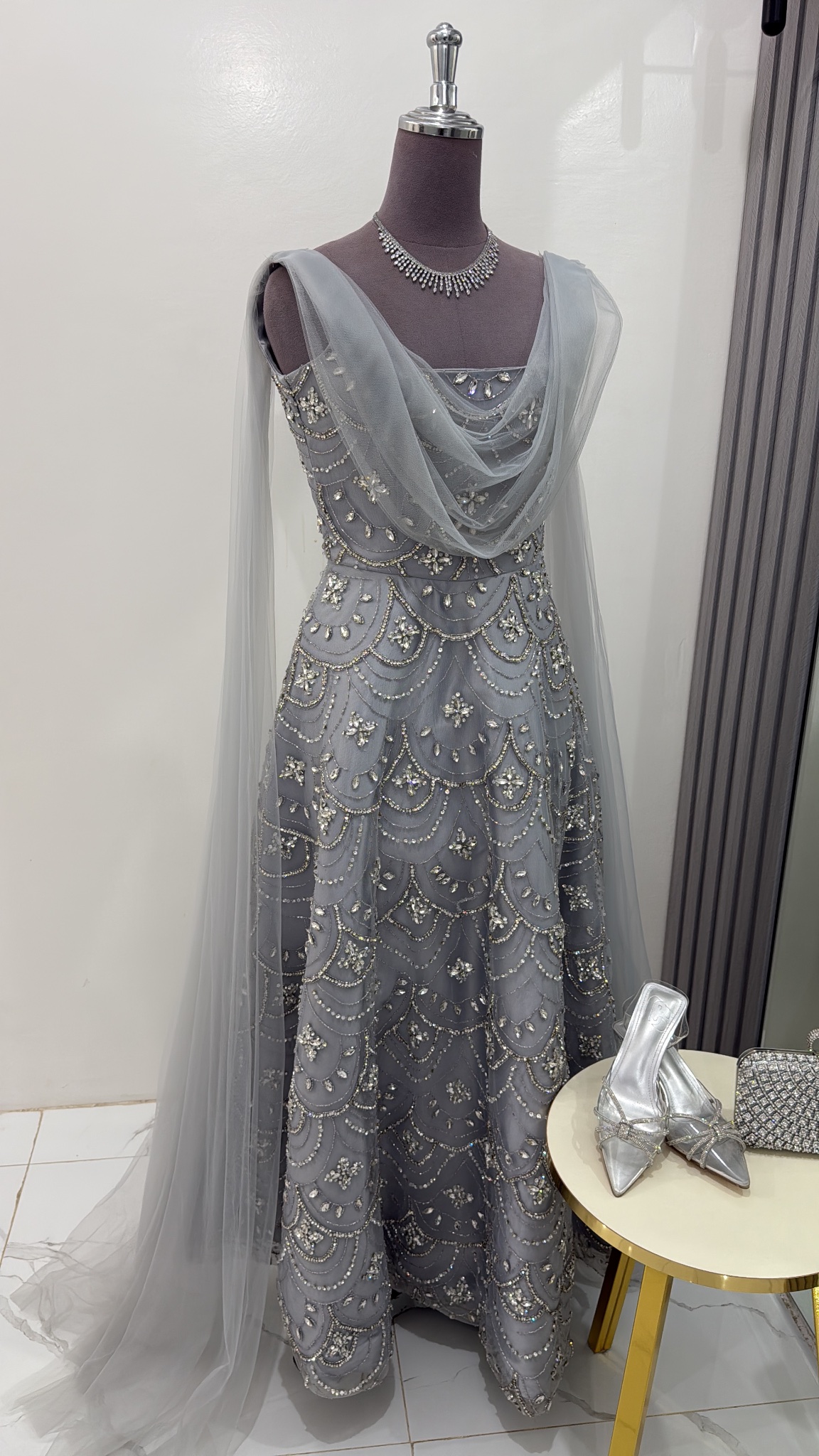 فستان سهرة فخم وراقي 