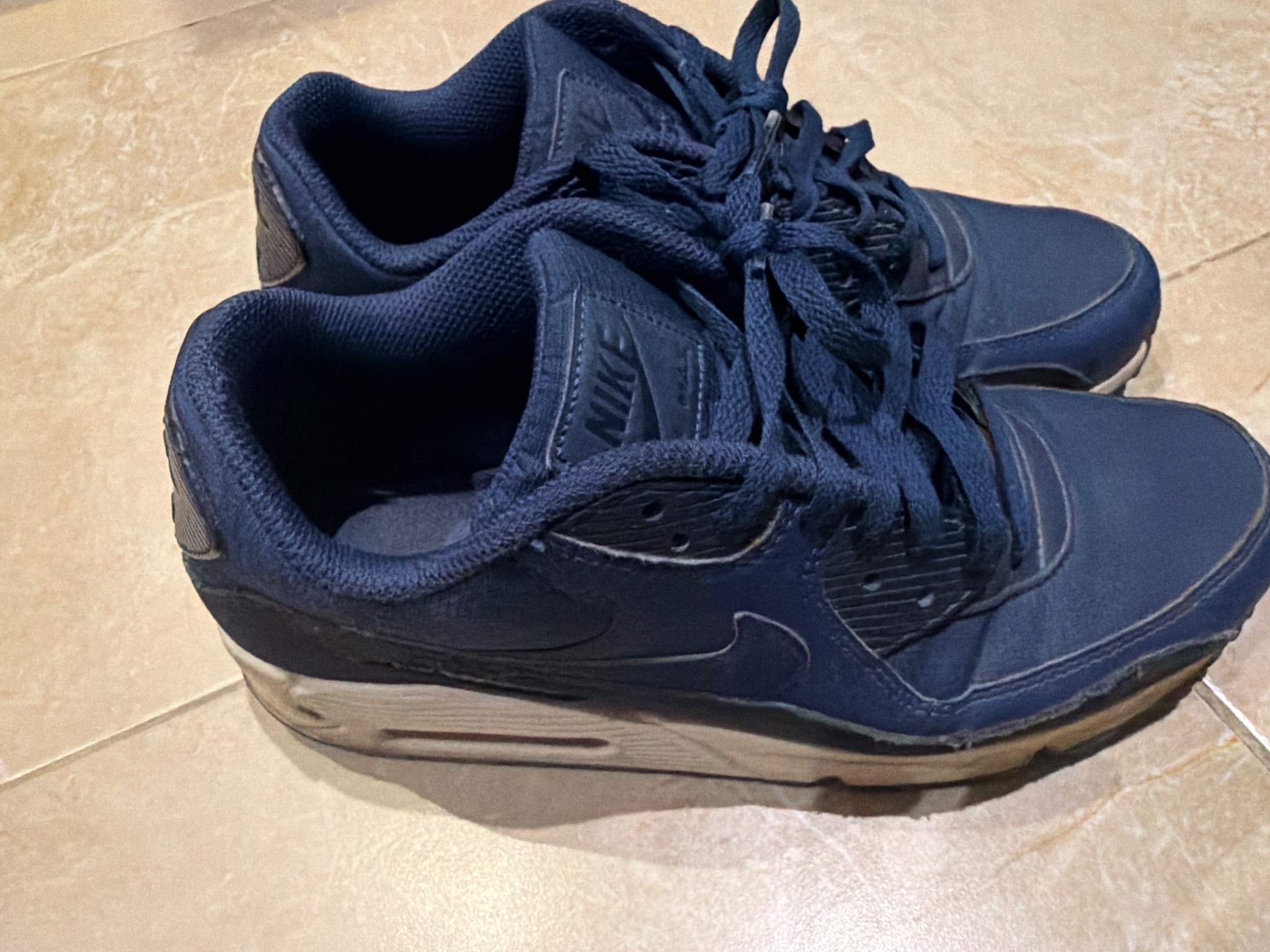 جزمة NIKE لون ازرق