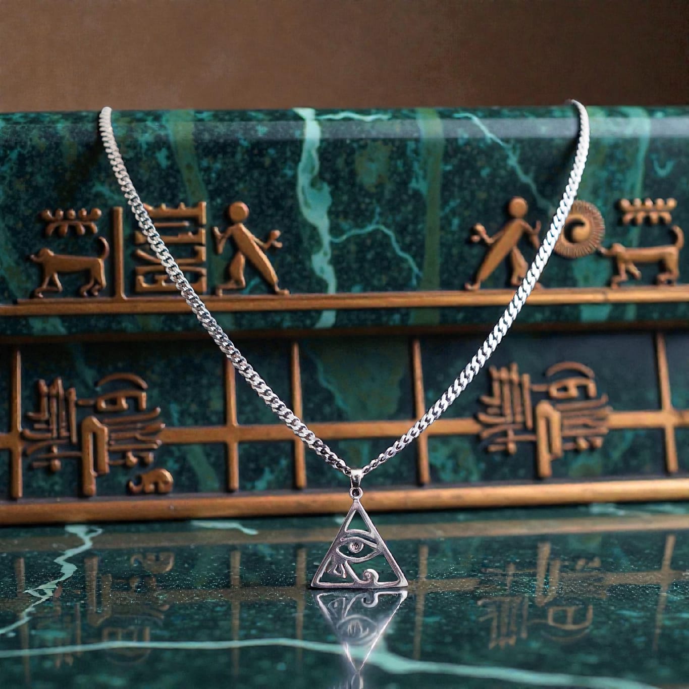 Colgante Triángulo Ojo Horus