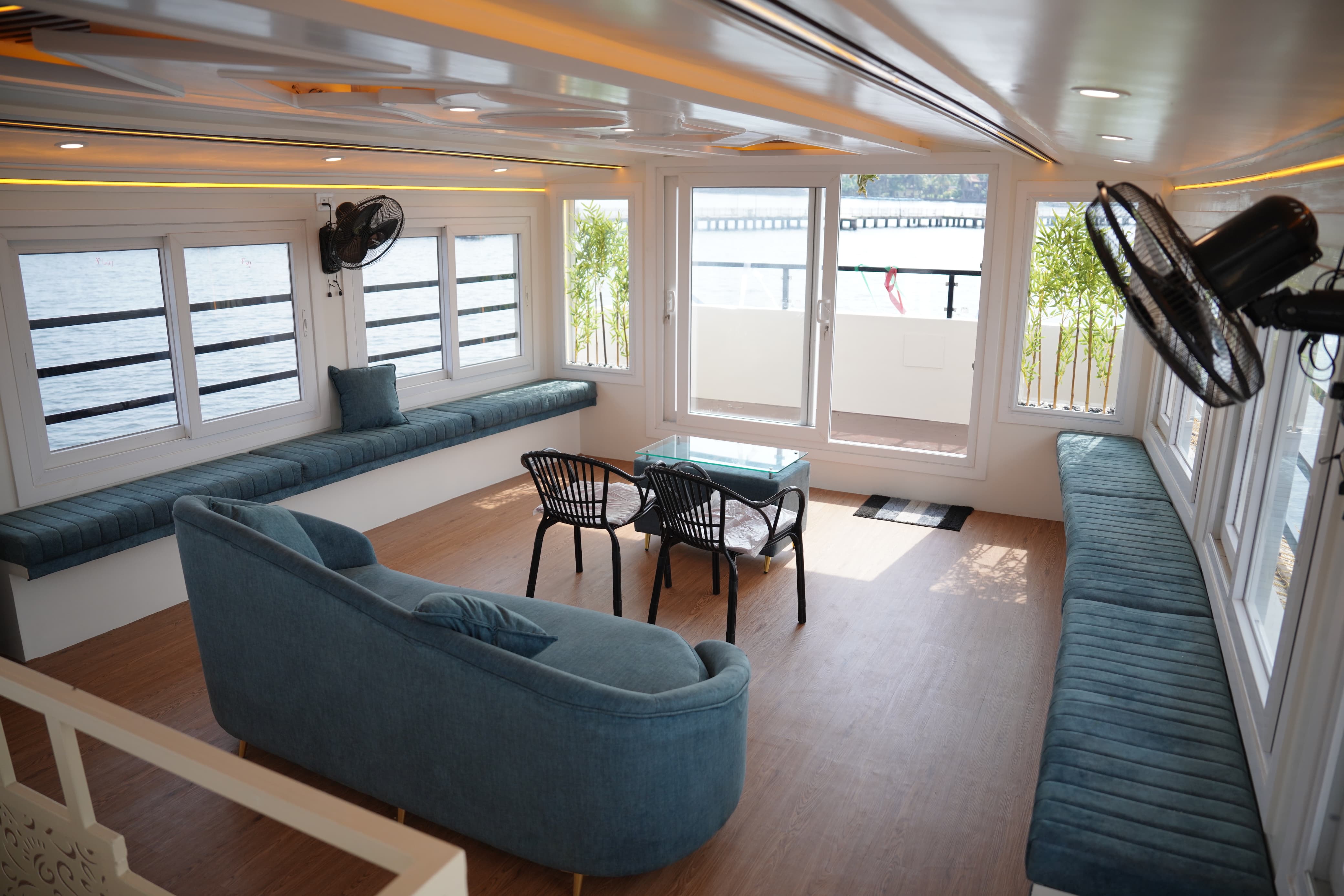 Bed O Inn premium houseboat upper deck Alleppey