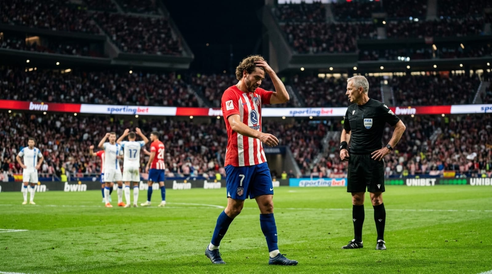 5 Kart Gören Futbolcu Rekoru! Hakem Fark Etmedi, Maç 23 Dakika Uzatıldı | altinkupon.com