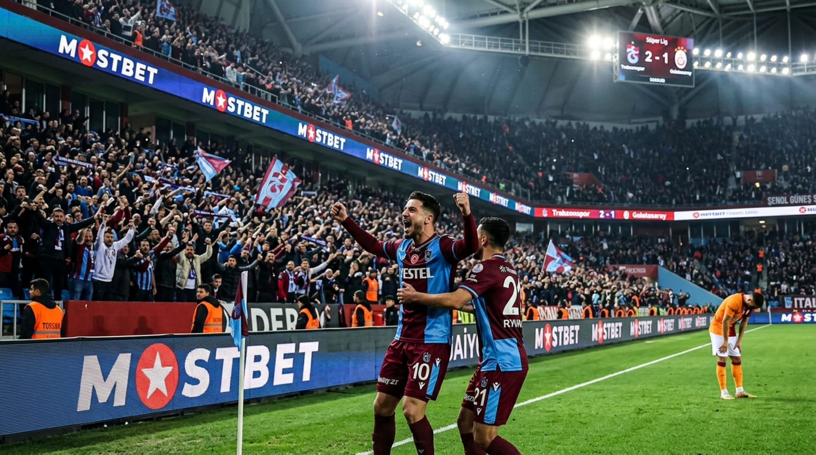 ### 5. **Viral galibiyet ve tartışma: Trabzonspor, Galatasaray'ı 2-1 yenerek zirve yarışına ortak ol