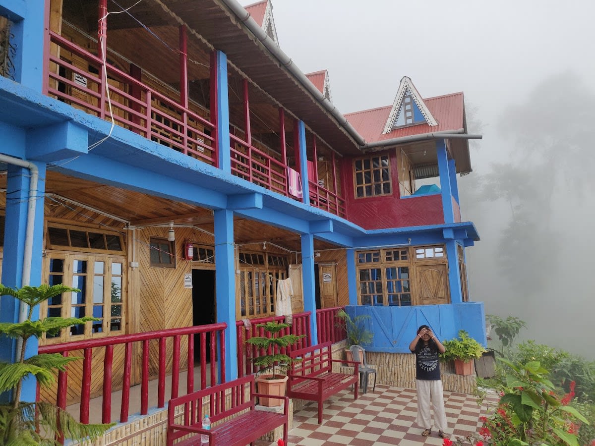 Indulge in the charm of this cozy home stay in Rayak Khasmahal, 8