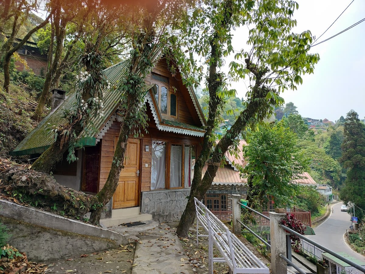 Rustic Cabin w/ Kanchenjunga & sunset view in Kurseong 1