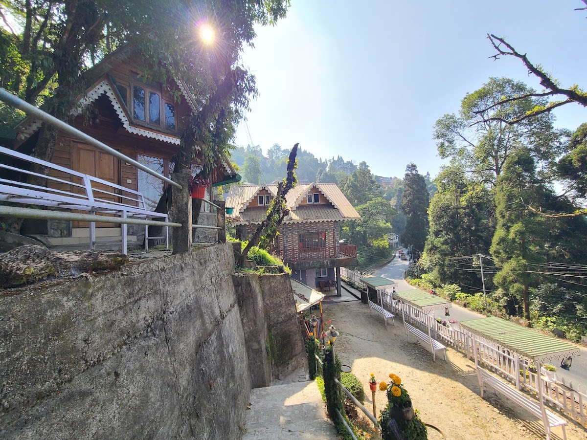 Rustic Cabin w/ Kanchenjunga & sunset view in Kurseong 8