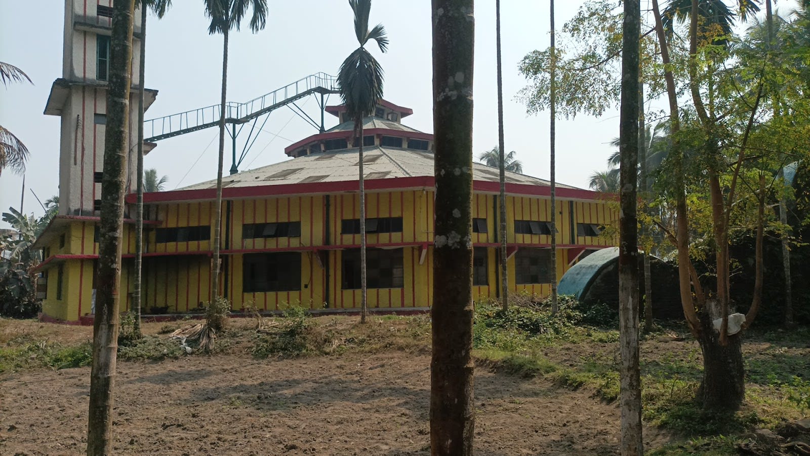 Hillside Haven: Riverfront Bamboo Cottage Getaway - Mylliem photo 5