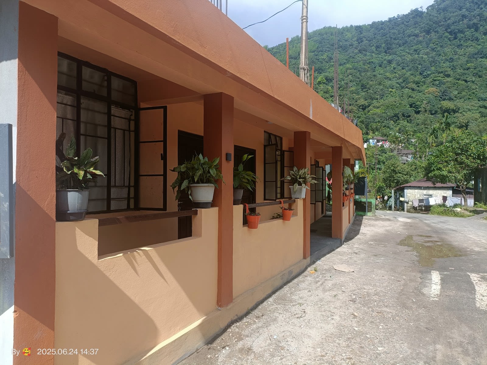 Trekker's Base Camp: Clean, Cozy & Authentic Stay in Tyrna 2