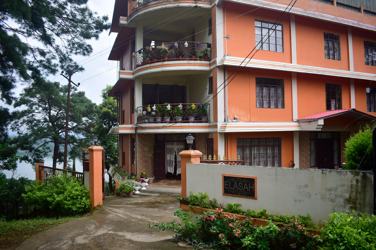 Lakeview Escape with Unforgettable Hospitality in Umiam 2