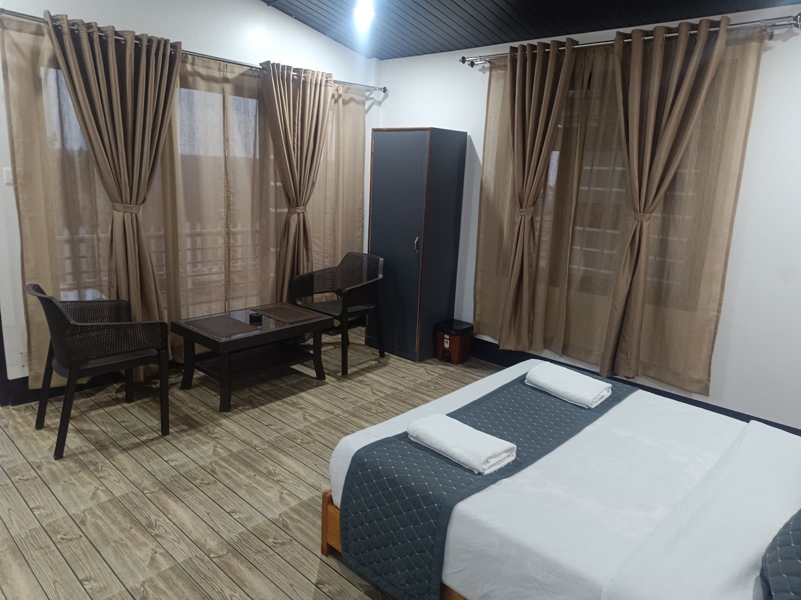 Viewpoint Haven: With Exceptional Service in Laitsohpliah 8