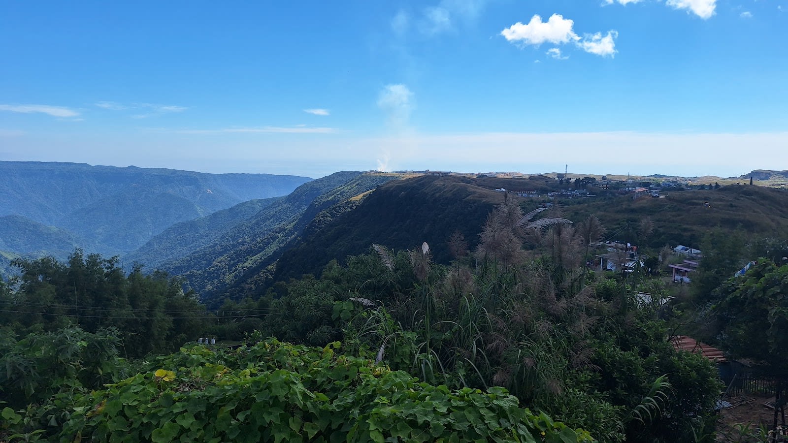 Balcony Cottage: Views, Warmth, & Homely Flavours in Cherrapunji 8