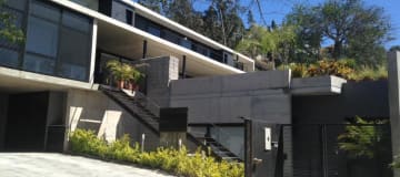 Venta Espectacular Casa 5 dormitorios en Urbanización Pillagua. Sector Santa Ines. Cumbayá. JS