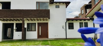 Venta casa tipo hacienda, La Armenia Quito. Junto a Plaza comercial