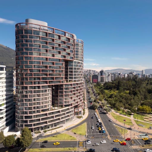 Venta o Renta Local Comercial en planta baja. 100m2. Edificio Epiq. Sector: La Carolina