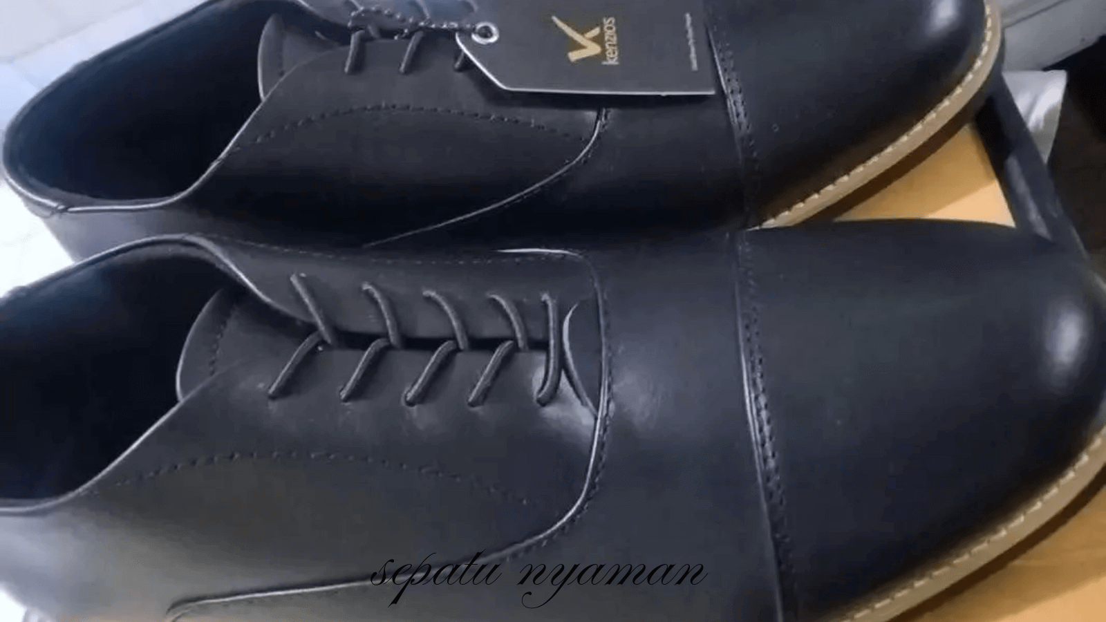 Tampilan detail AlphaMan x Kenzio Oxford 01 Black