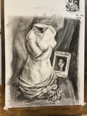 Young girl learnt oil painting