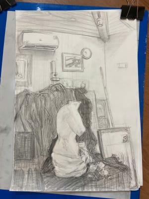 Young lady learnt sketching with pencil