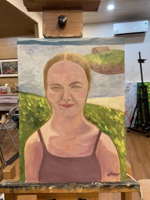 Lady learn portrait painting.