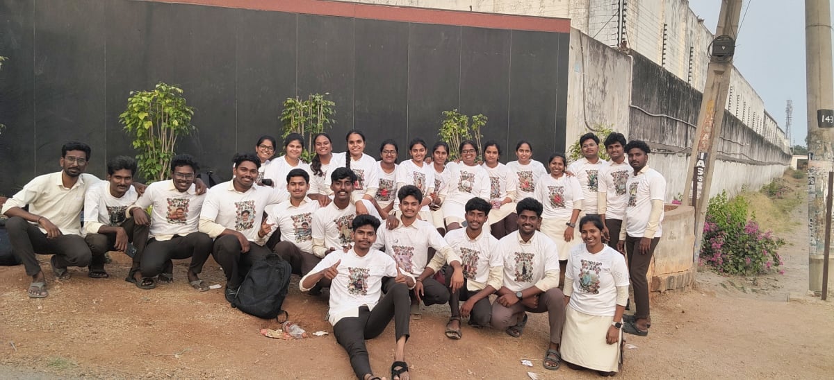 KHIT college event group photograph