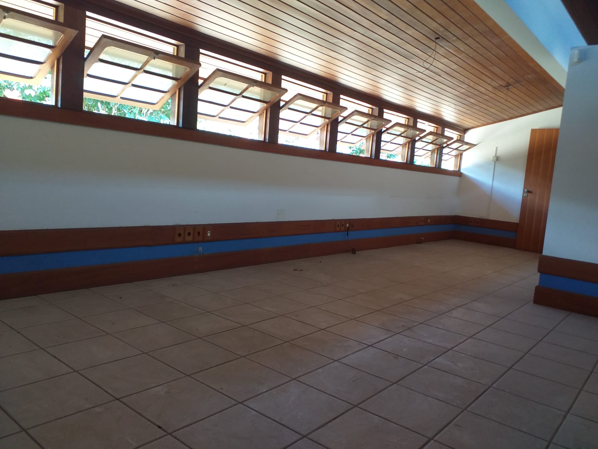 Sala Comercial - Centro de Itaipava