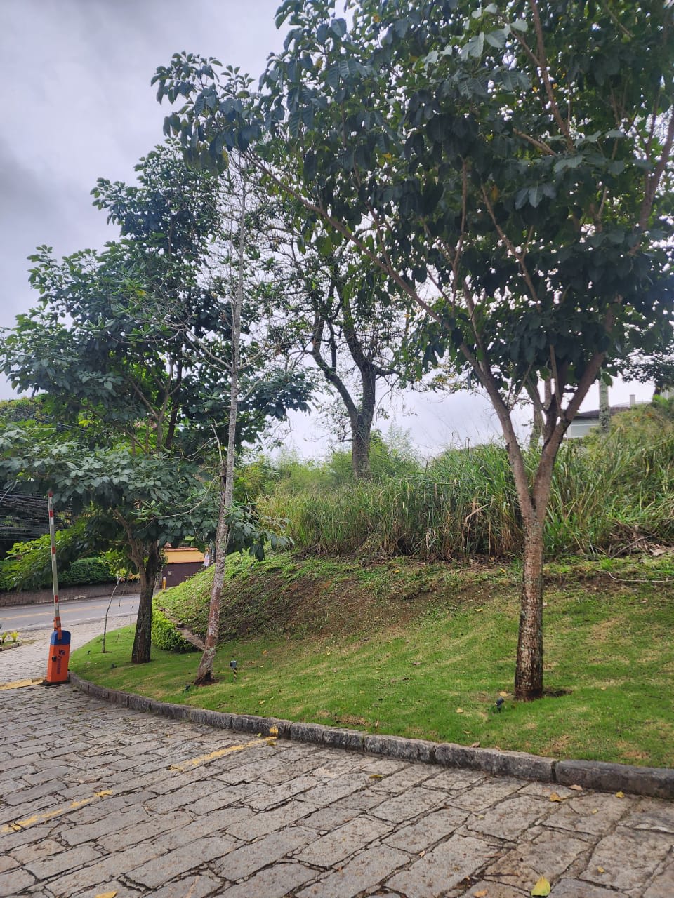 Excelente terreno comercial no centro de Itaipava.