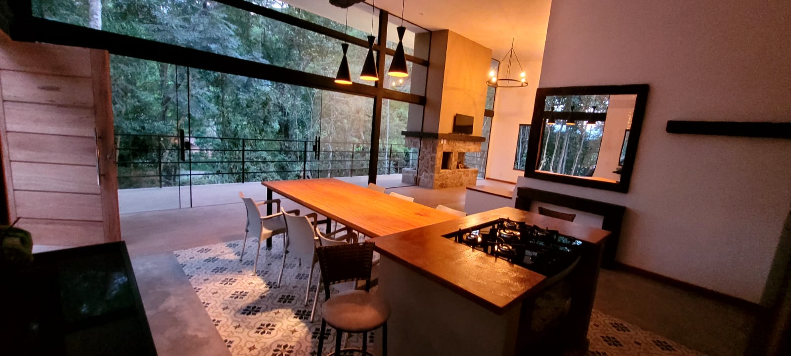 Casa nova dentro de condomínio em Araras.
