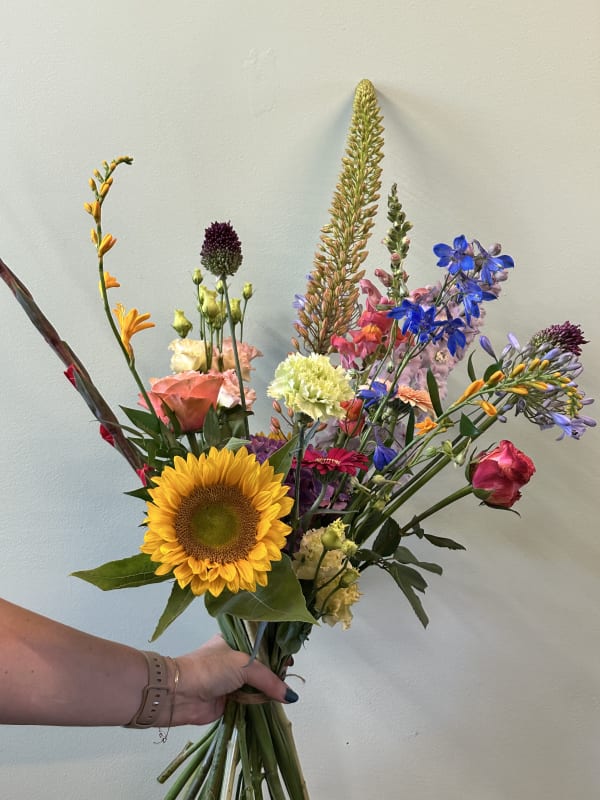 Kleurrijk  boeket — boeket van Atelier Bloeiend in Dronten