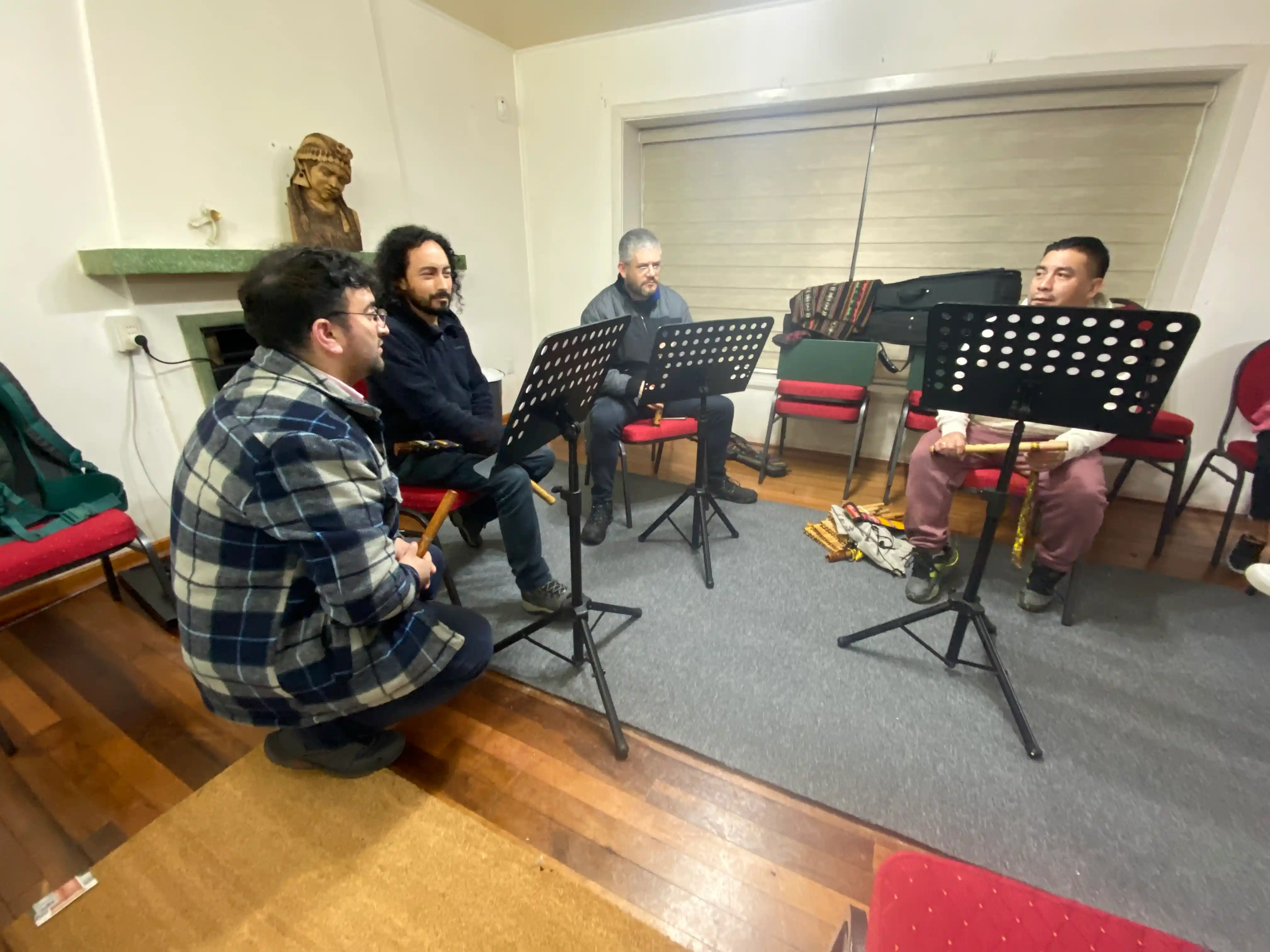 Taller de aerófonos andinos