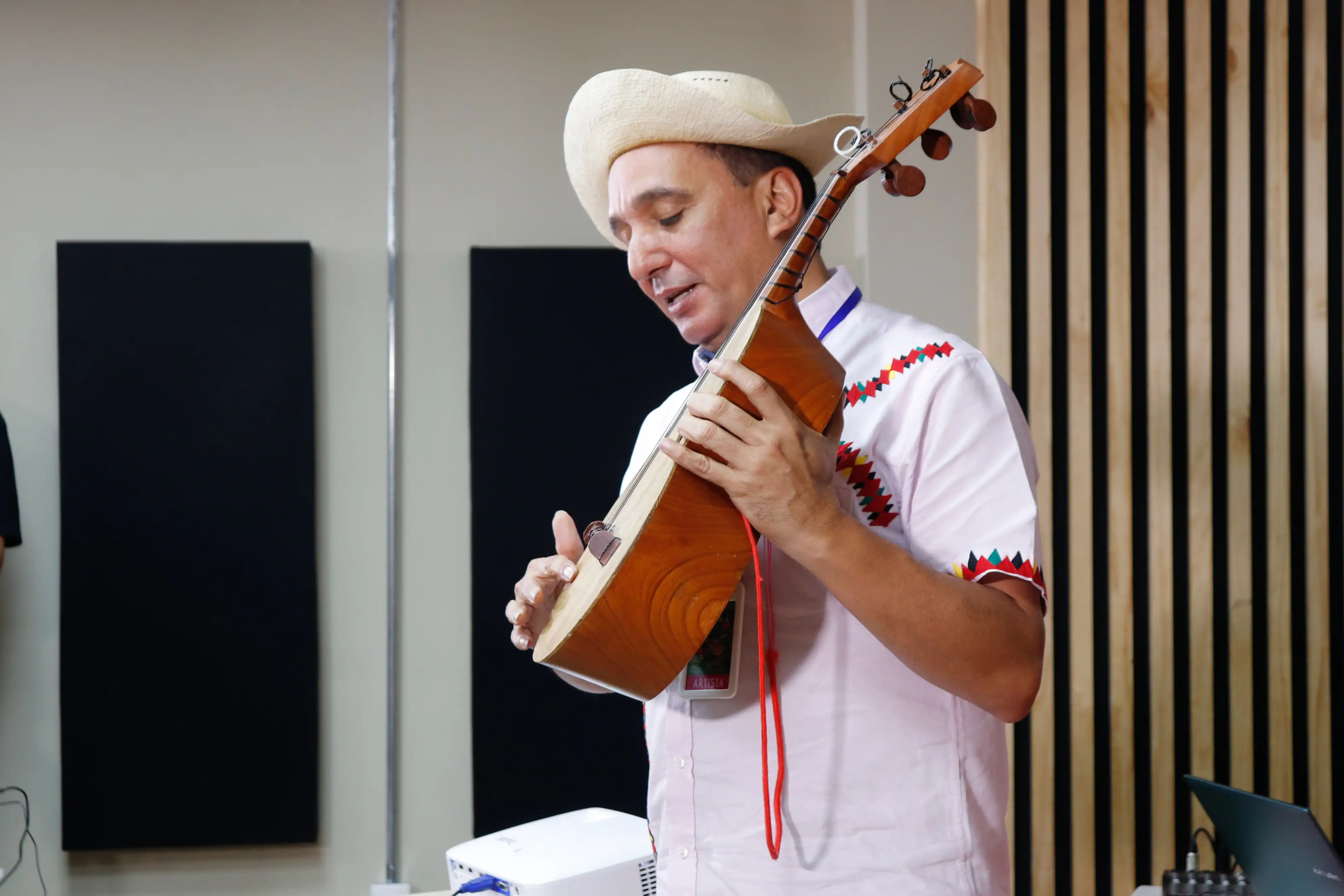 La música folklórica de Panamá: Pasado, presente y futuro (Lic. José Augusto Broce)