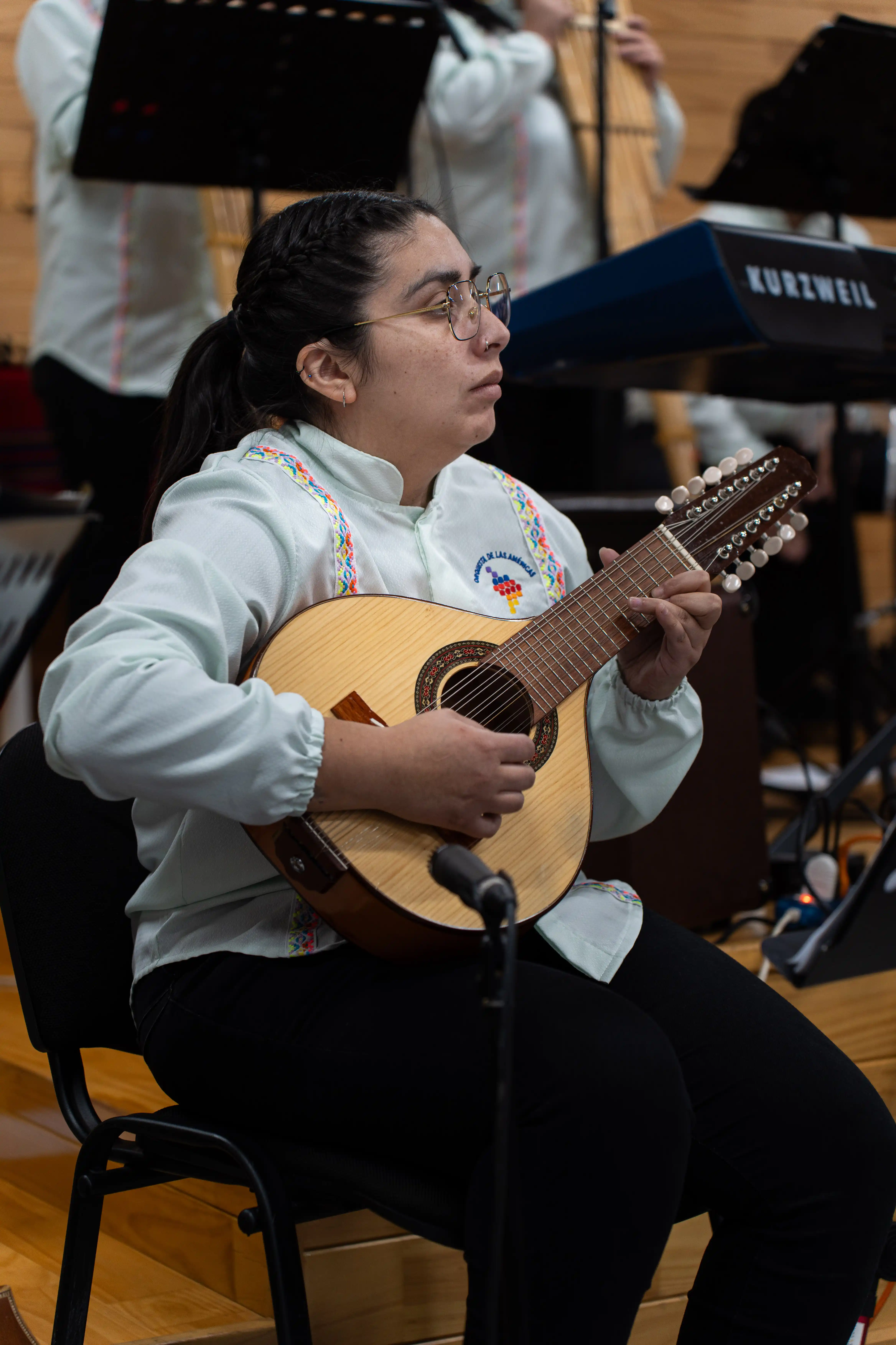 Camila Comas bandolina cuatro puertoricense