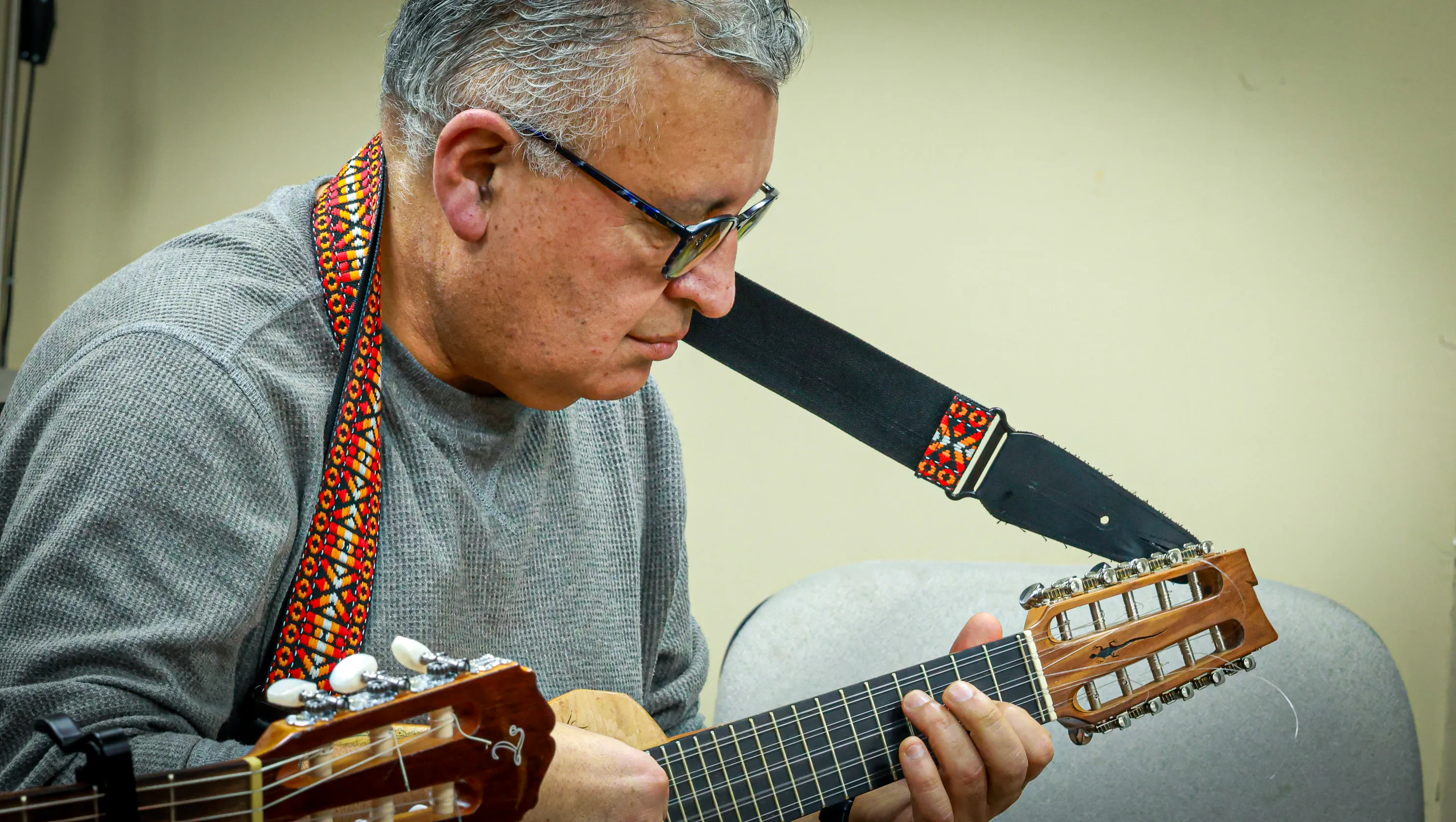 Certificación especialización en guitarra latinoamericana Por Horacio Salinas