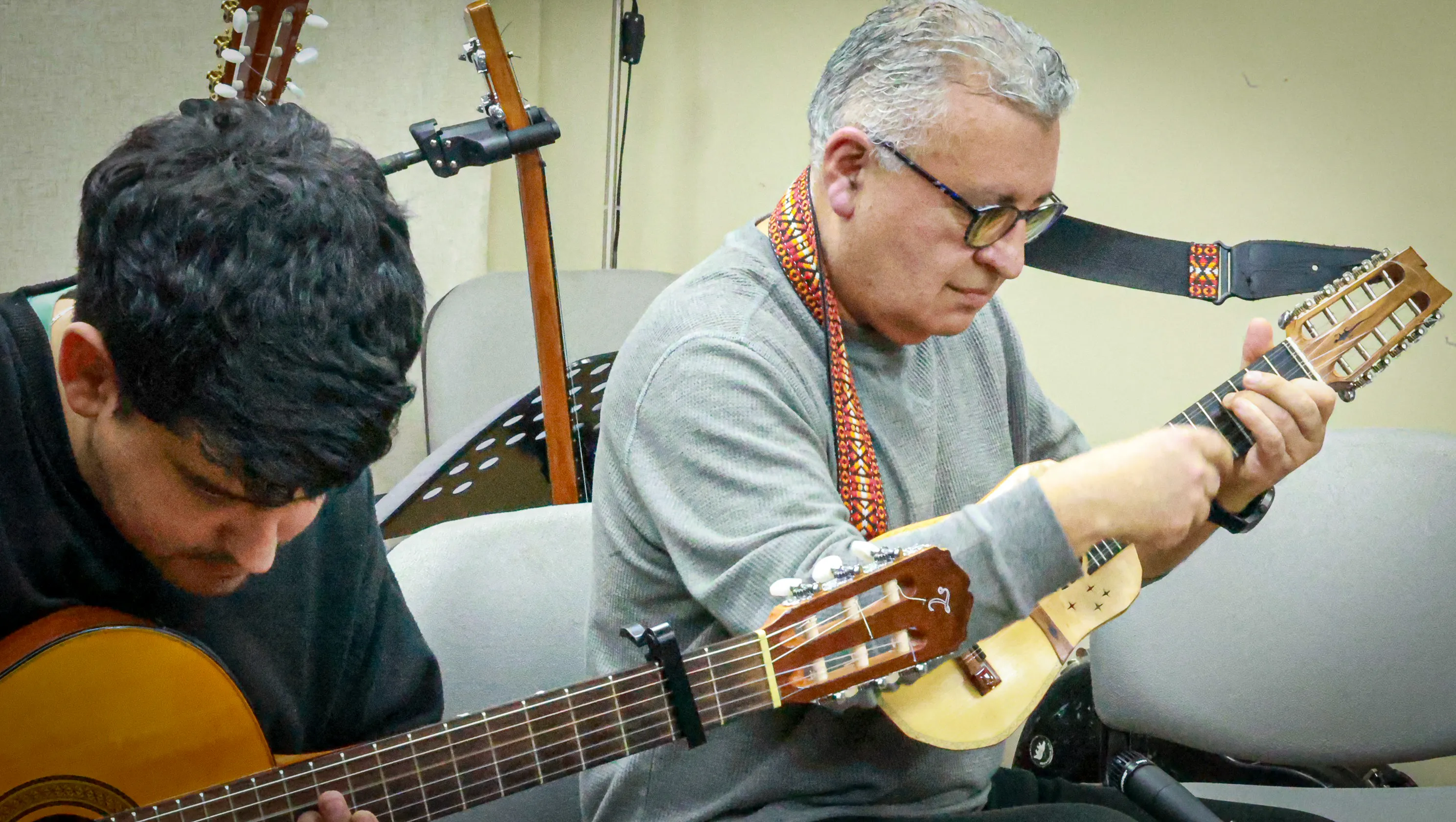 Certificación especialización en guitarra latinoamericana Por Horacio Salinas