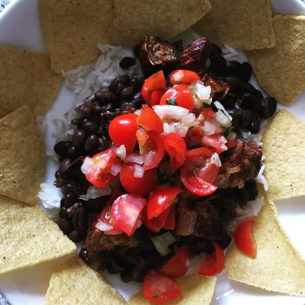 Pico de gallo and black beans
