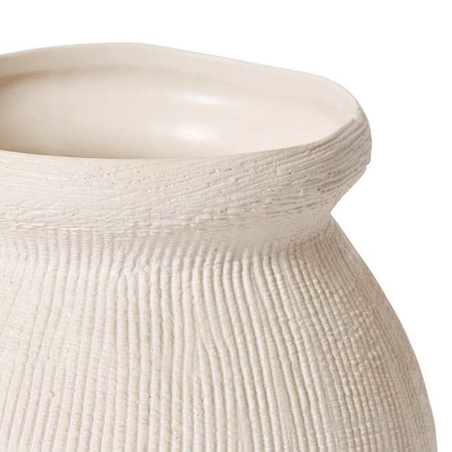 Wanda Vase - 18 x 18 x 17cm 