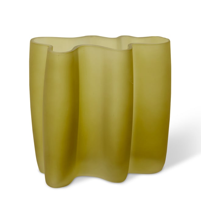 Victoria Vase - 19 x 10 x 18cm color Olive