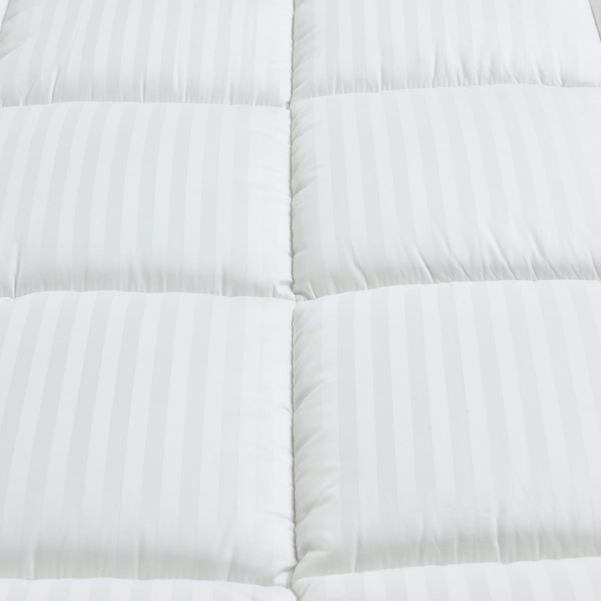 A&S Luxury High Loft Mattress Topper - Queen color White