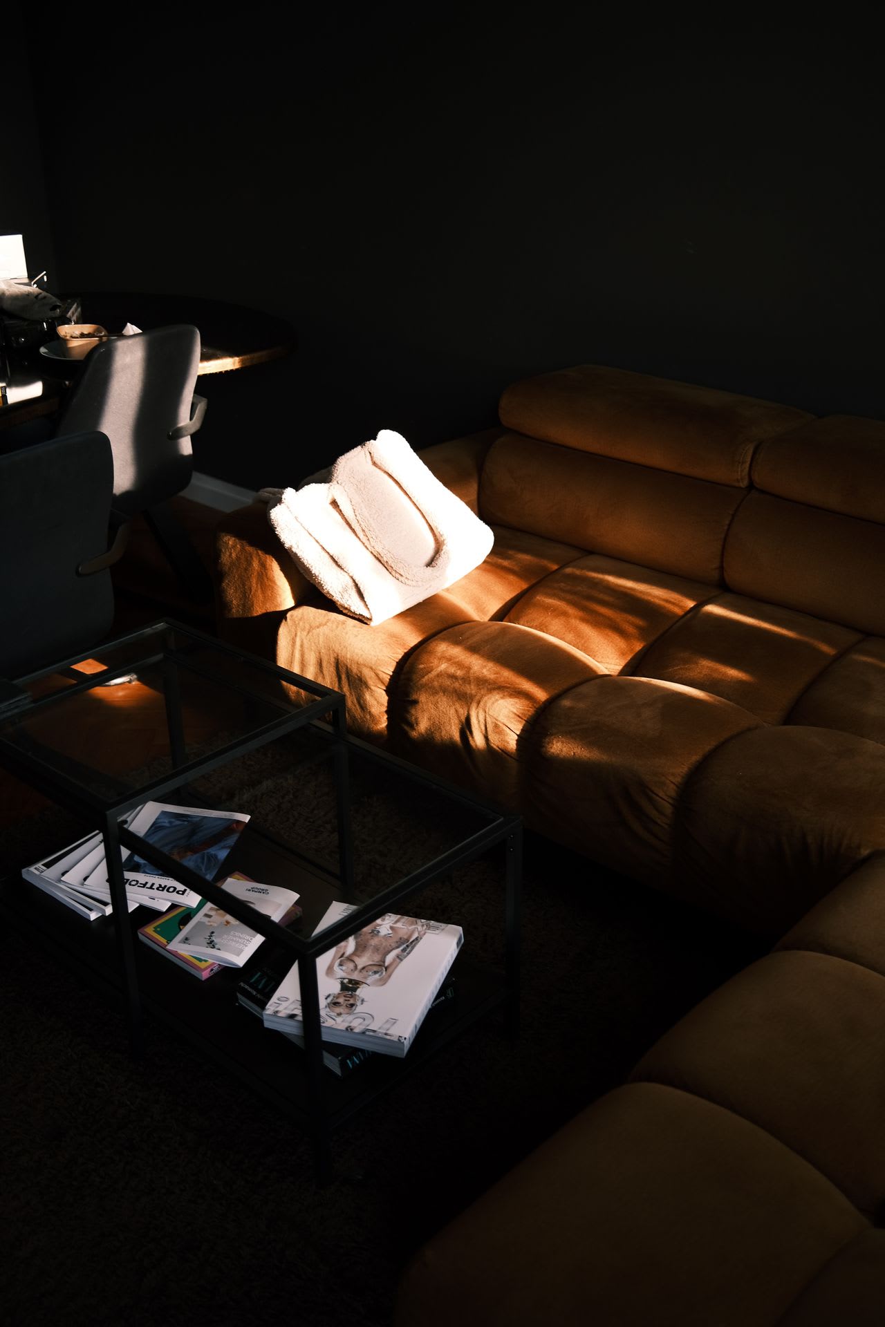 chocolate brown sofa trend