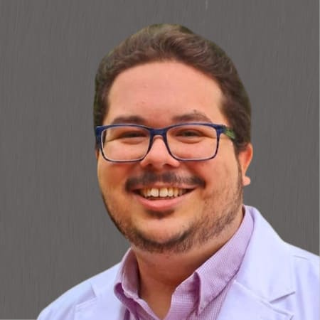 Dr. Abraham Benavides