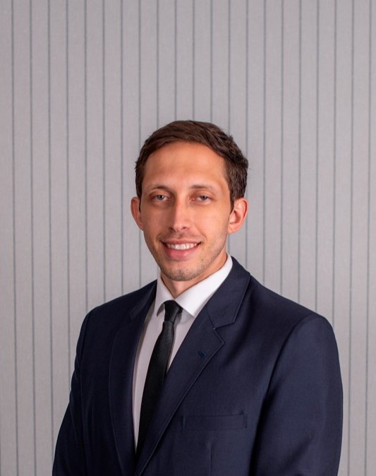 Dr. Gustavo Hinz