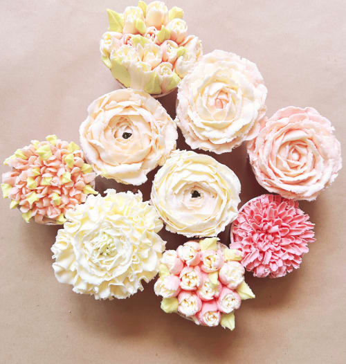 Floral Cupcakes - Piping & Decorating Class — photo 2
