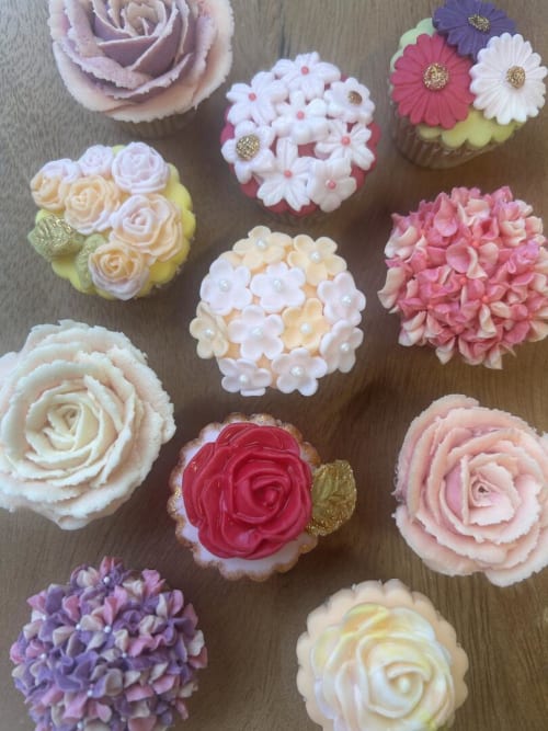 Parent & Child Class - Mini Cupcake Flower Decorating Workshop — photo 2