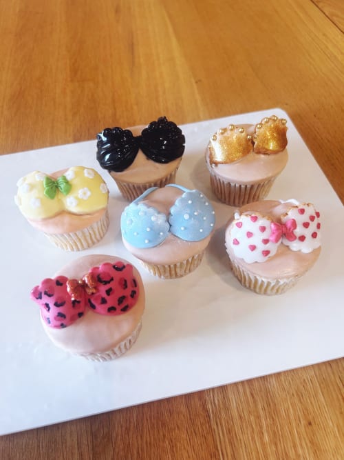 Boobies & Bras Cupcake Decorating — photo 2