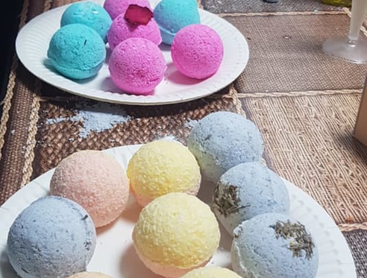 Craft Together - Luxury Bath Bombs