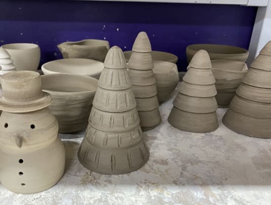 面向14岁以上华人的普通话陶艺课程，授课老师Livia Mu.